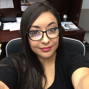 Meet your Posher, Desiree